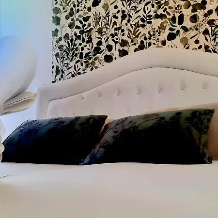 Albaluna Bed & Breakfast 3*